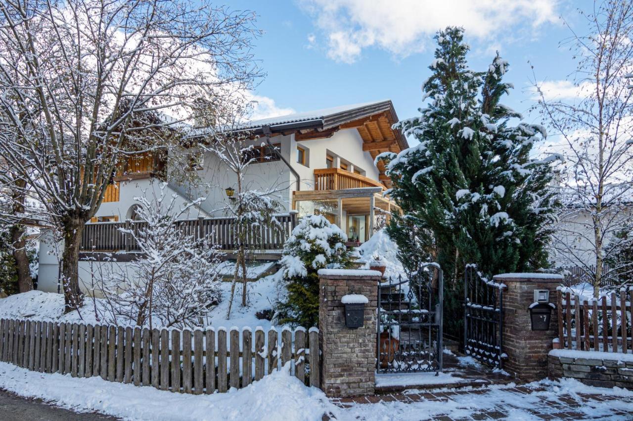B&B Fruehlingsheim ラチーネス エクステリア 写真