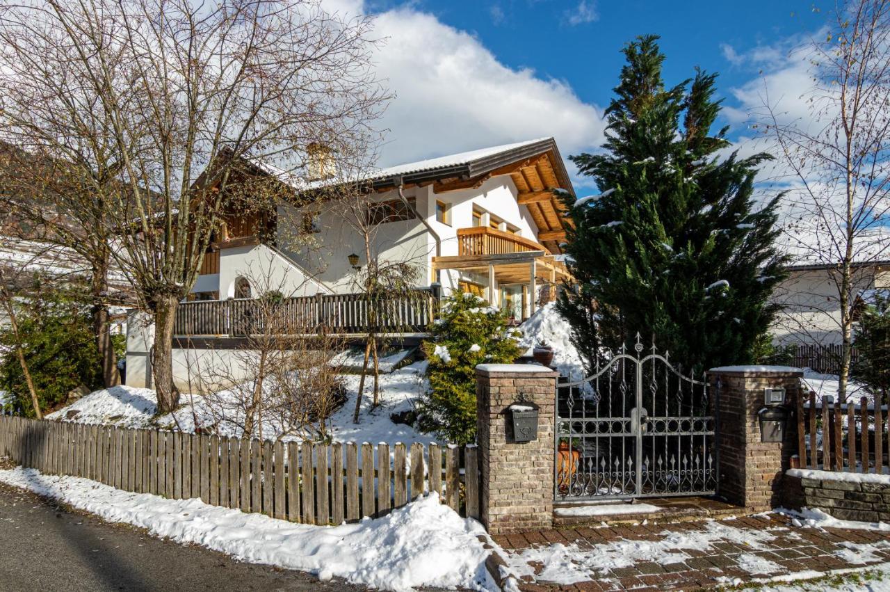 B&B Fruehlingsheim ラチーネス エクステリア 写真