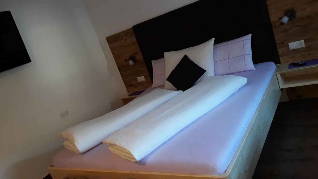 B&B Fruehlingsheim ラチーネス エクステリア 写真