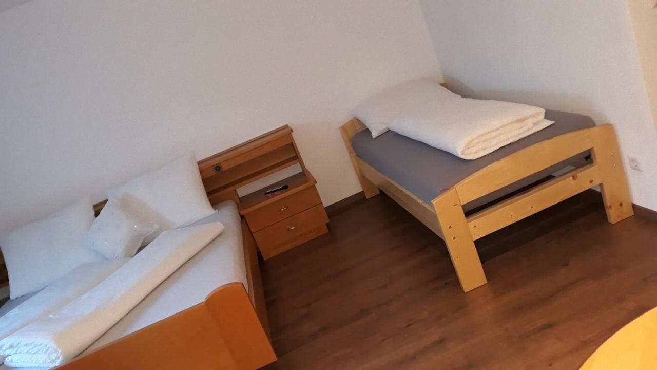 B&B Fruehlingsheim ラチーネス エクステリア 写真